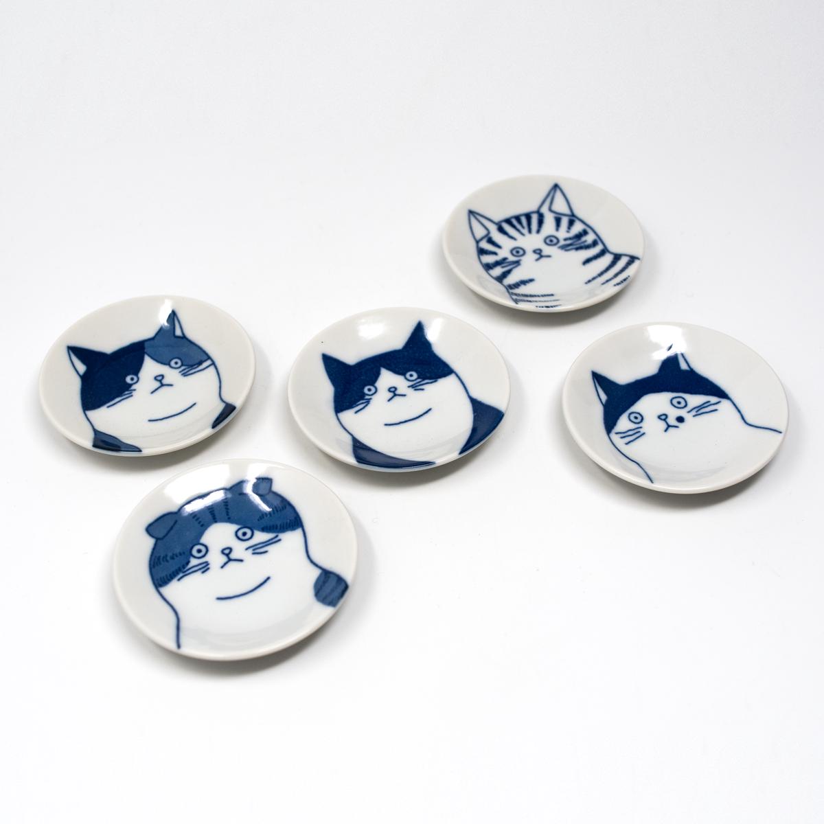 cat plates top open angle