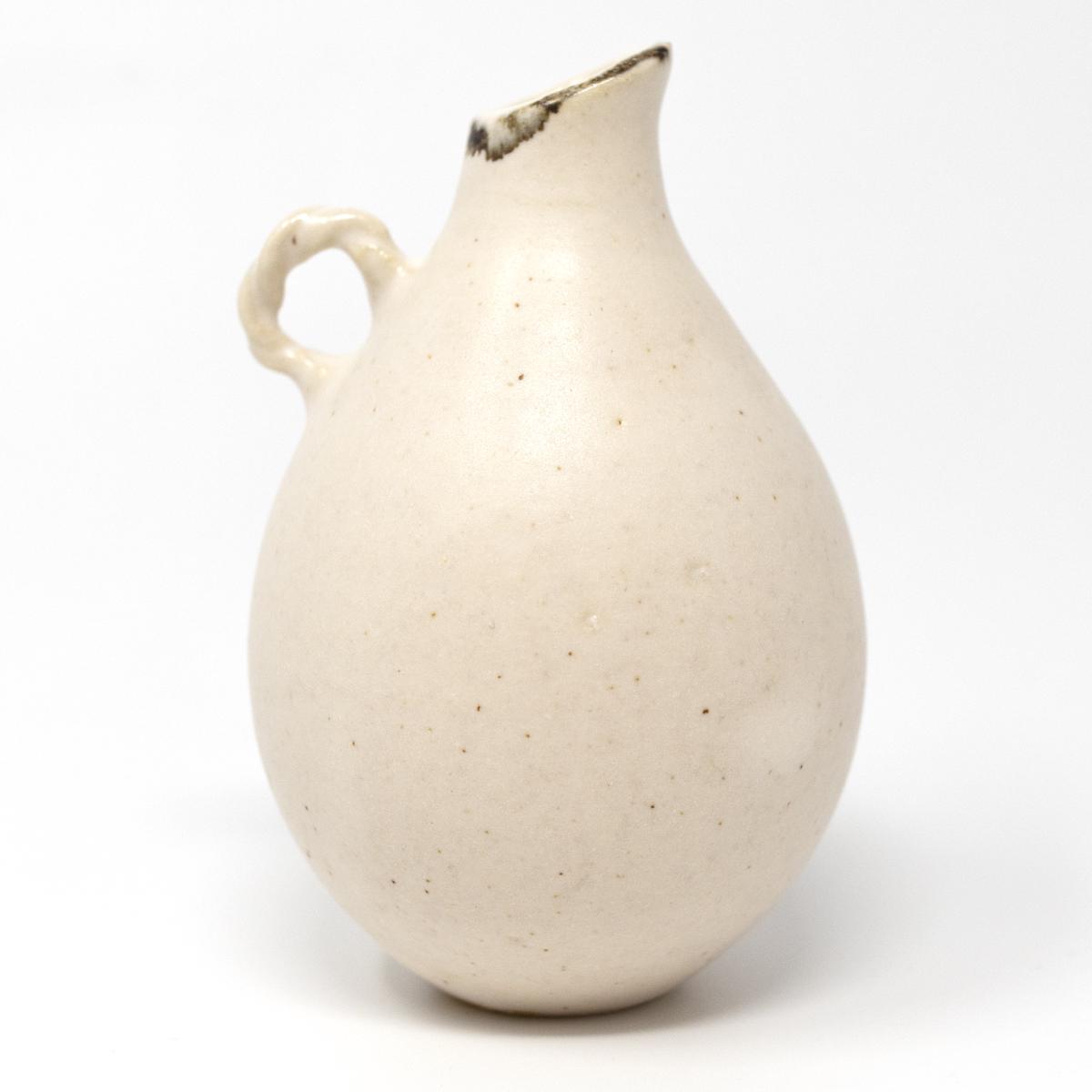 aya white jug side