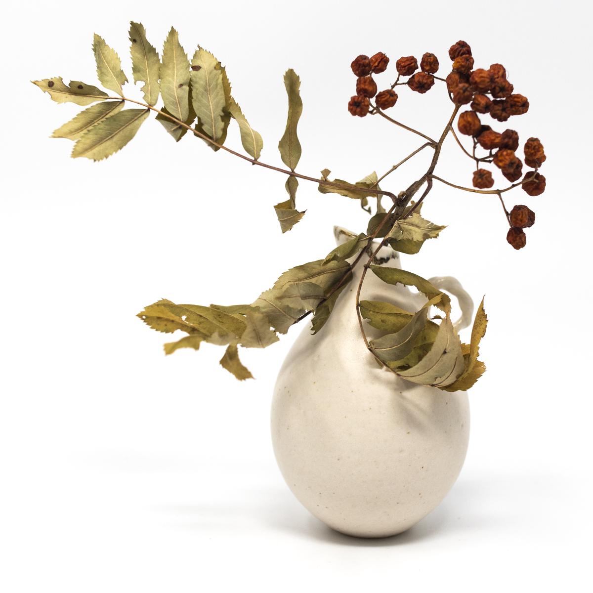 aya white vase flowers