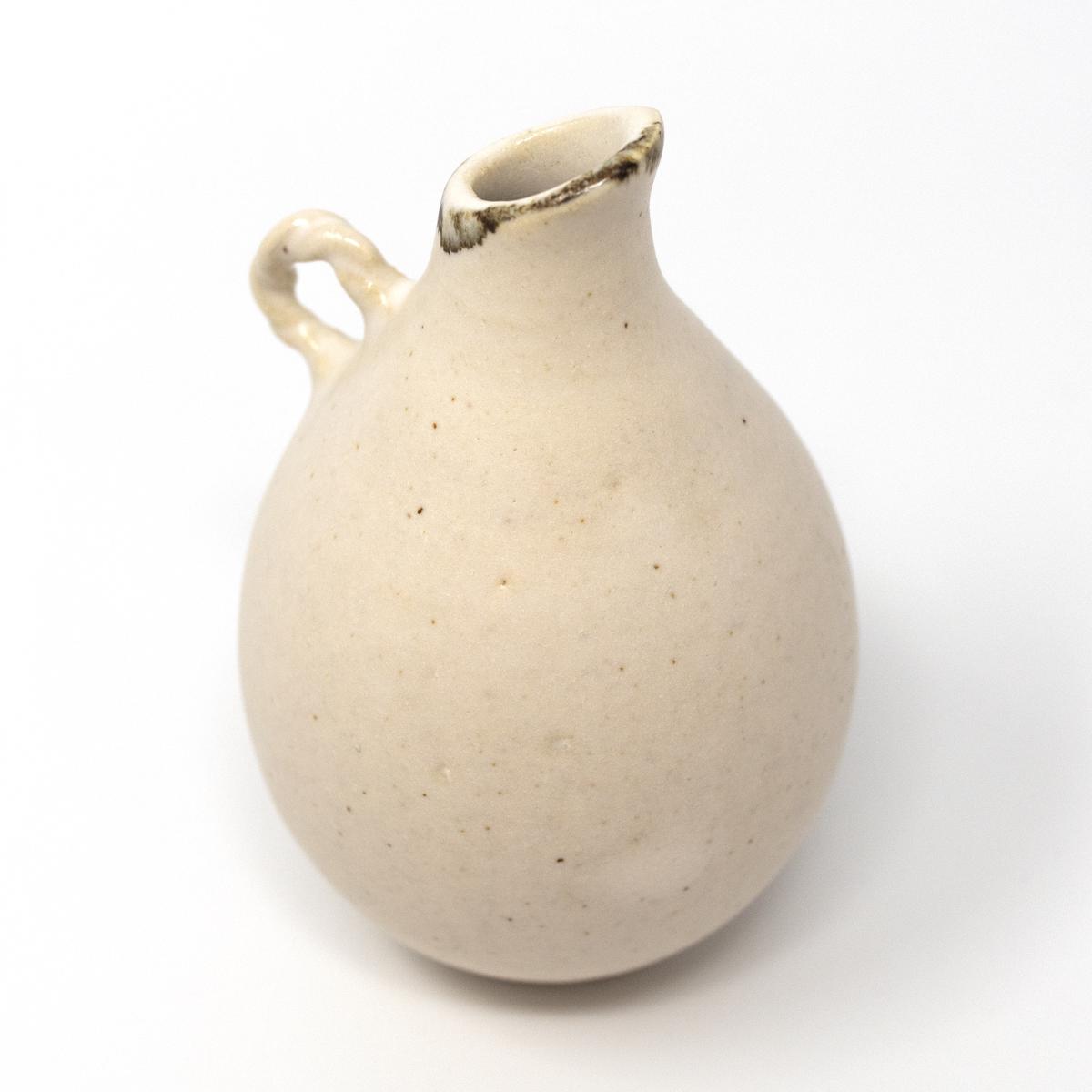 aya white jug side top