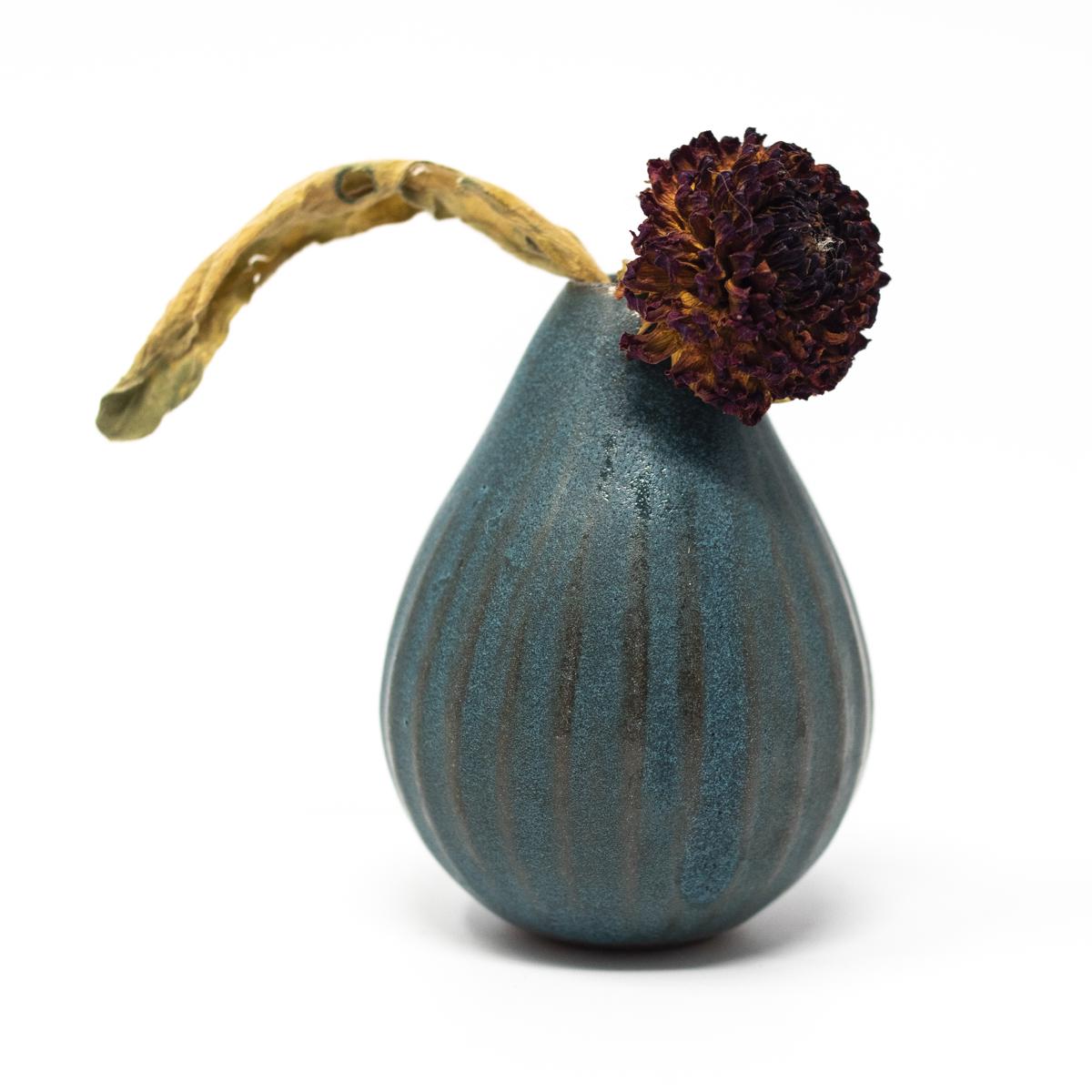 aya dark blue vase flowers