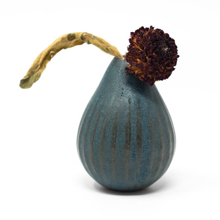 aya dark blue vase flowers