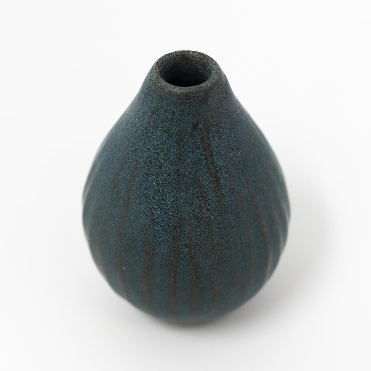 aya ogawa dark blue vase front