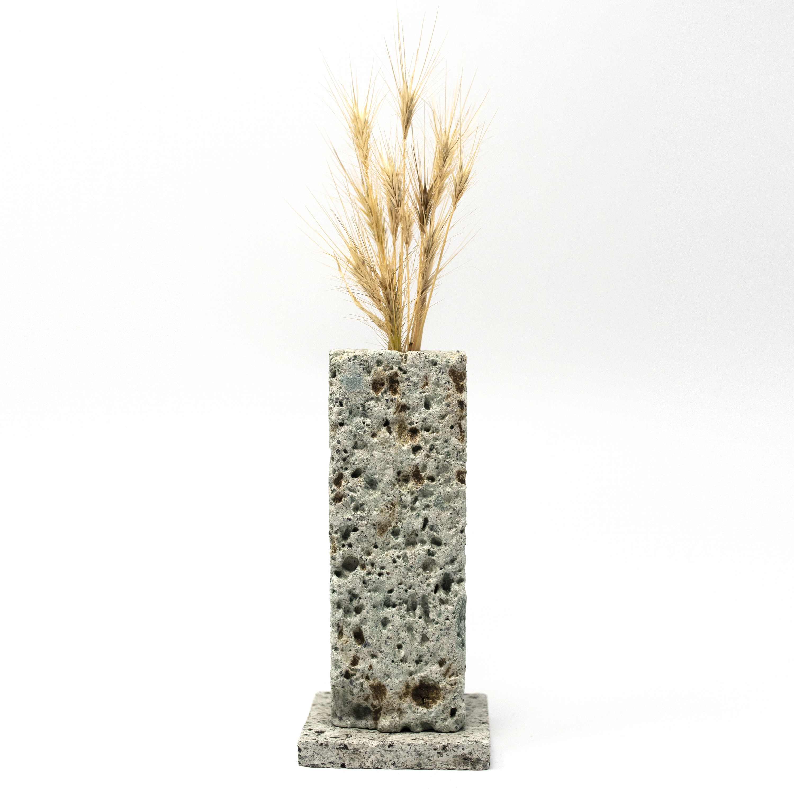 Image of Ōya Ishi Ichirinzashi Vase