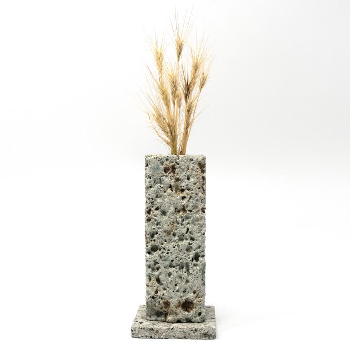 Ōya Ishi Ichirinzashi Vase