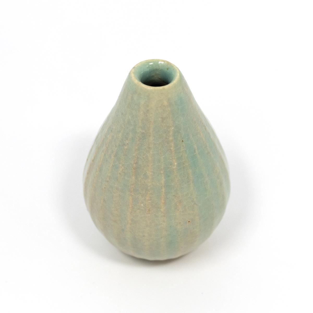 aya ogawa light blue vase front