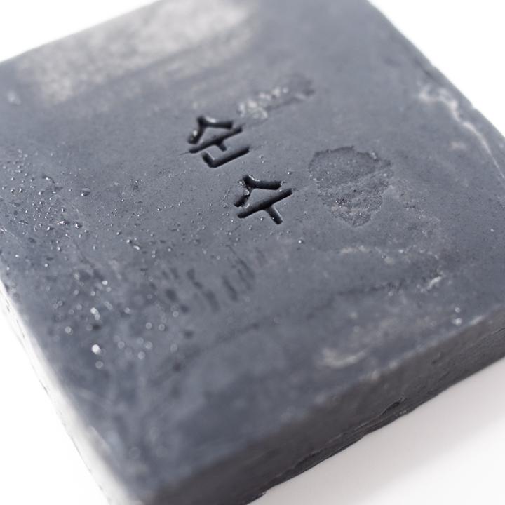 ondo black soap angle closeup