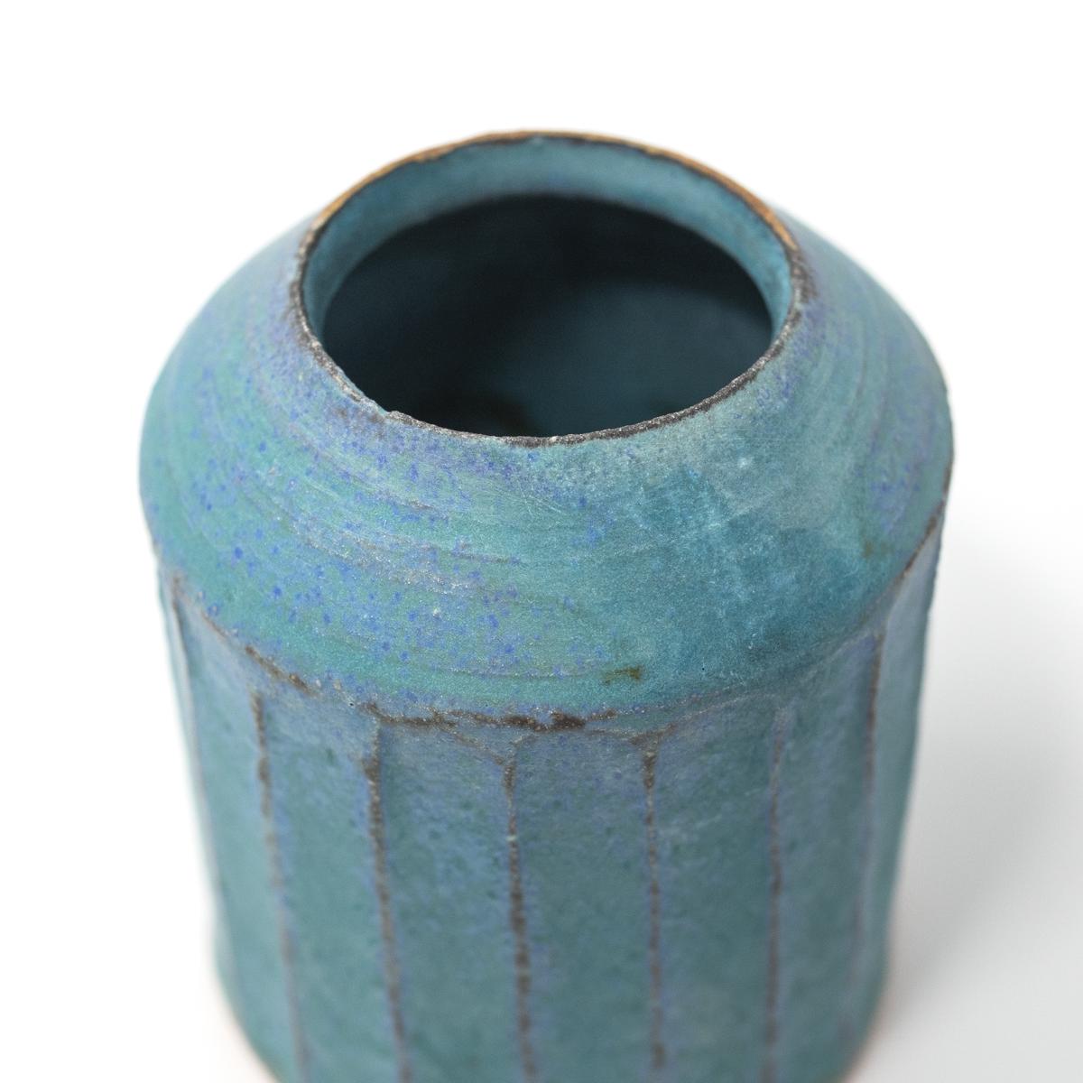 aya antique blue shinogi bud vase top closeup