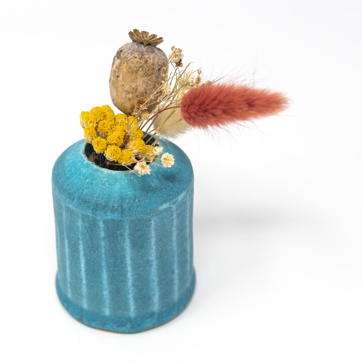 aya bud vase flower top angle