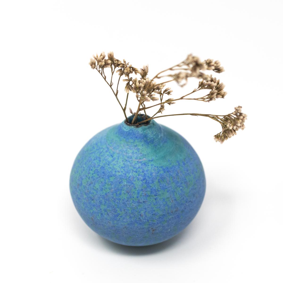 aya toto bud vase flower top angle