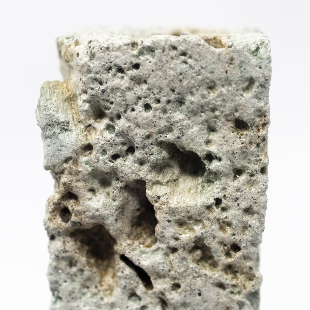oya ishi stone 3 side closeup