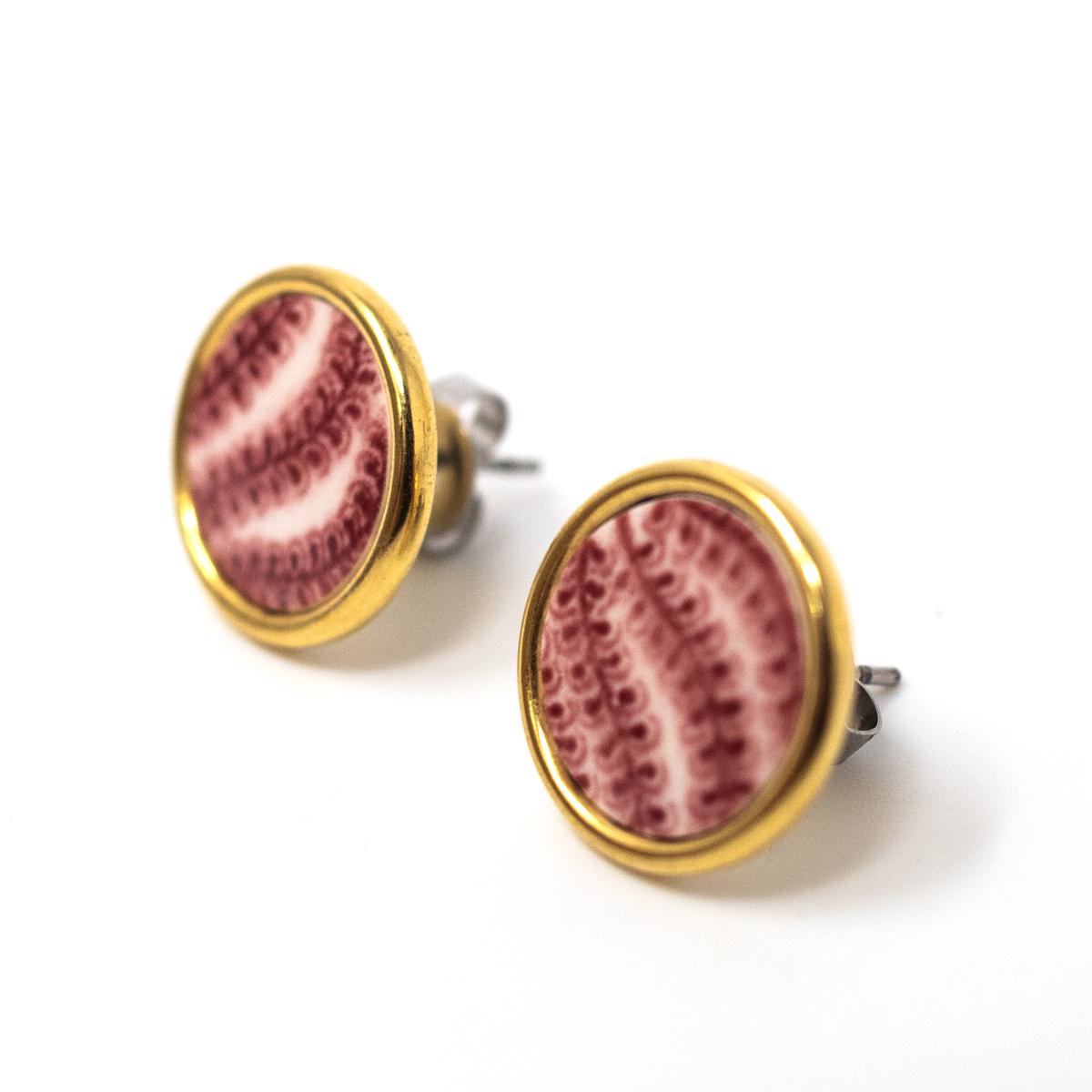 nozomi stud earring red pattern angle