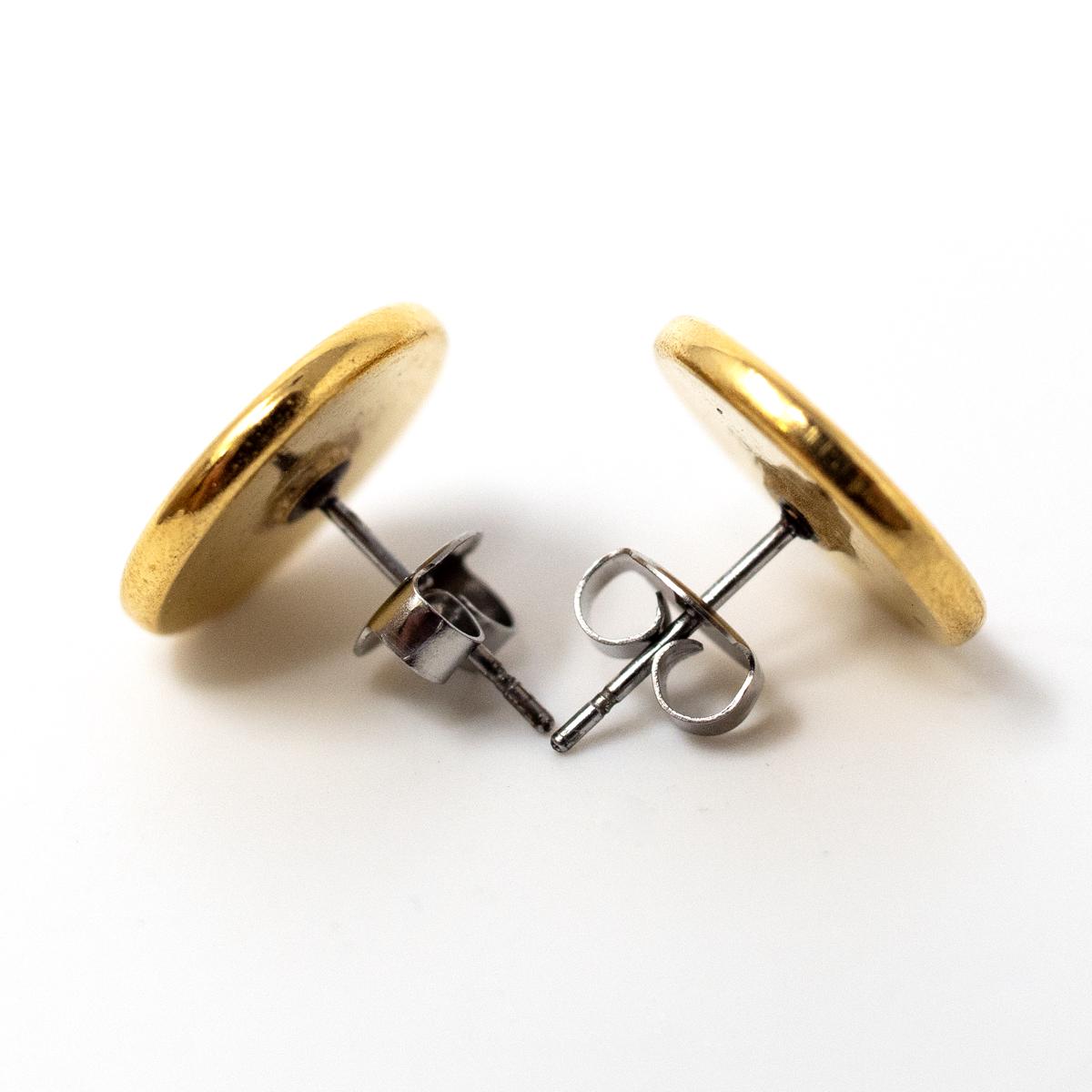 nozomi stud earring red pattern reverse
