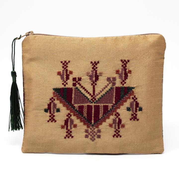 Palestinian Tatreez Pouch: Qiladet Sarou