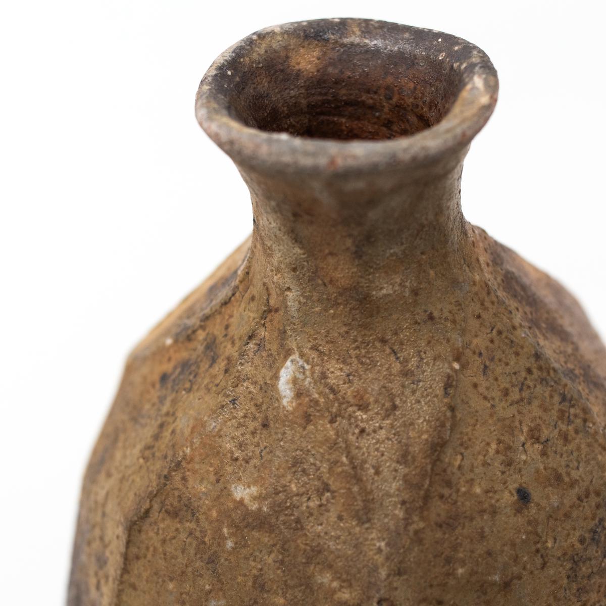 kenji tayama round brown vase closeup