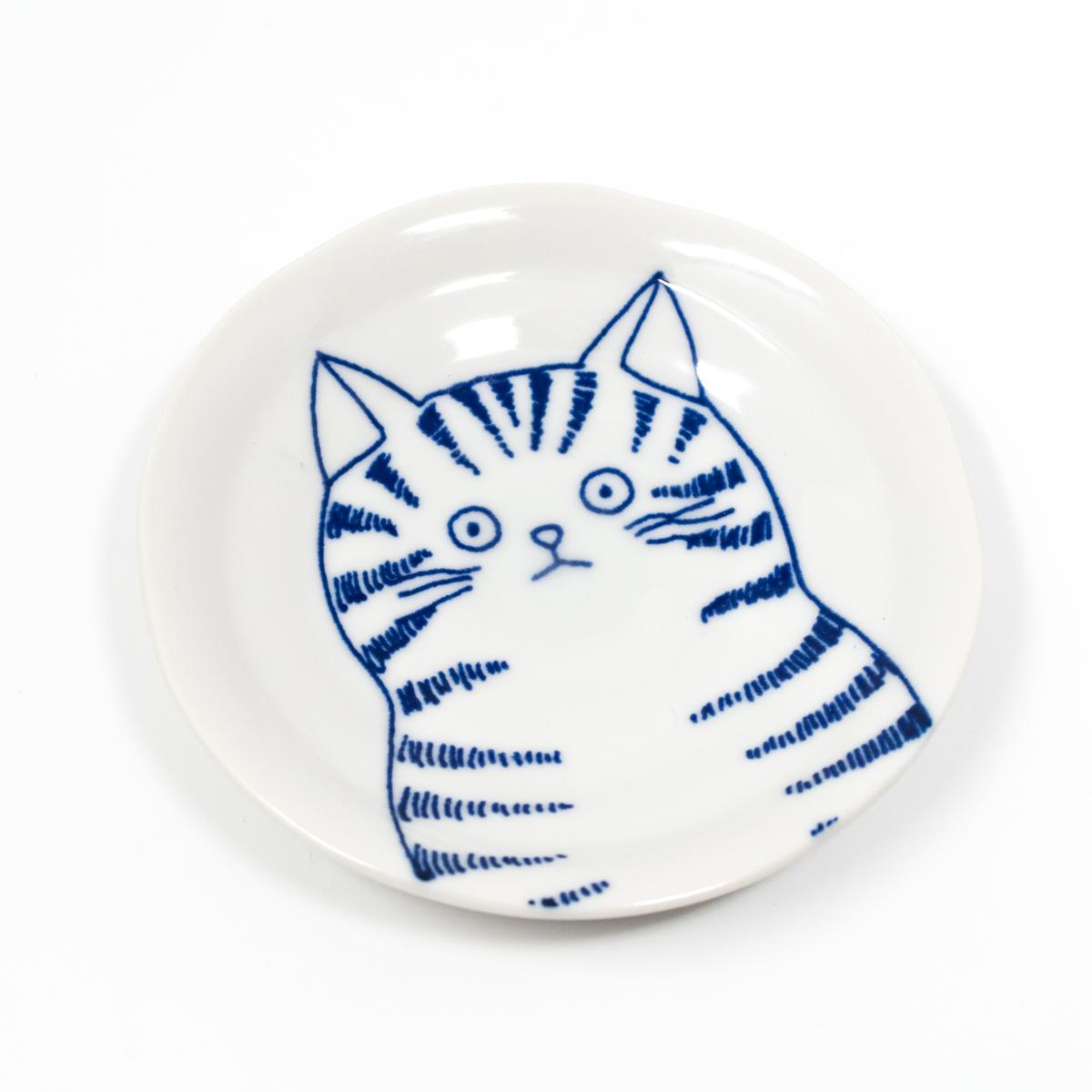 general cat blue plate medium. top angle