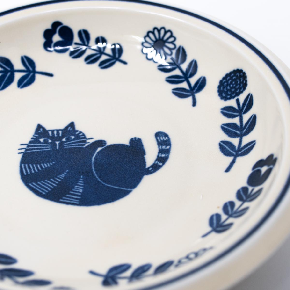 general floral cat plate large closeup