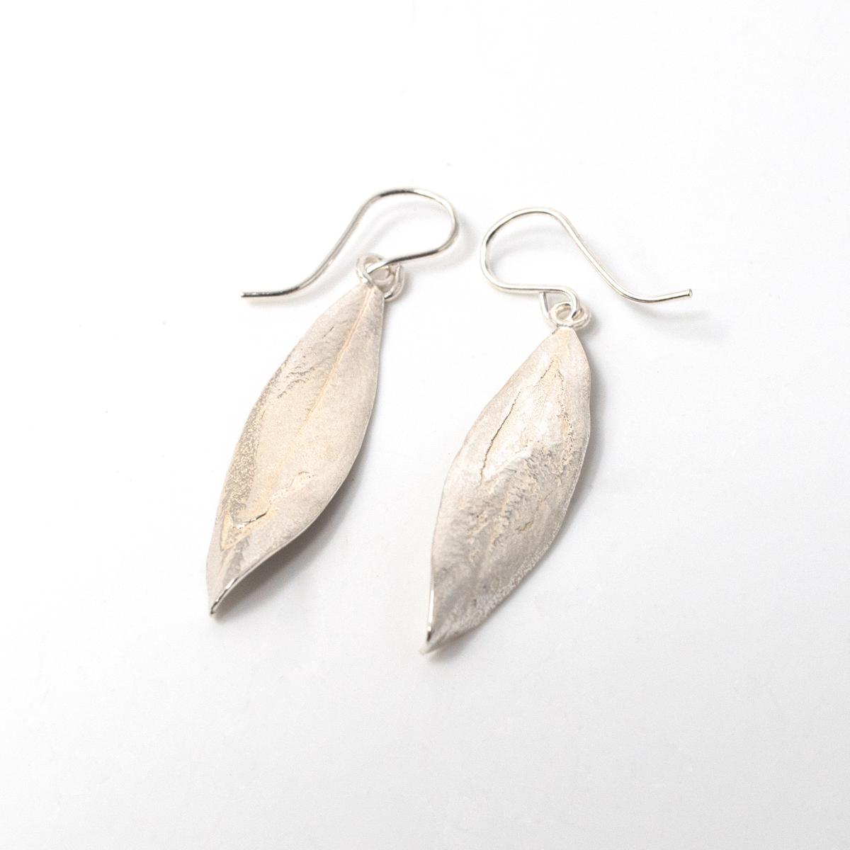 handmade palestine olive leaf earrings angle