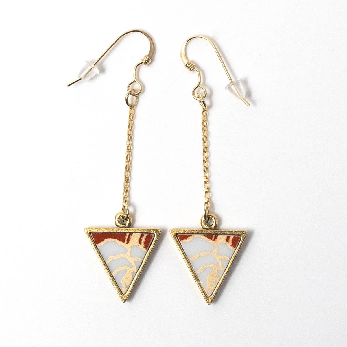 nozomi gold earings triangle red white flowers
