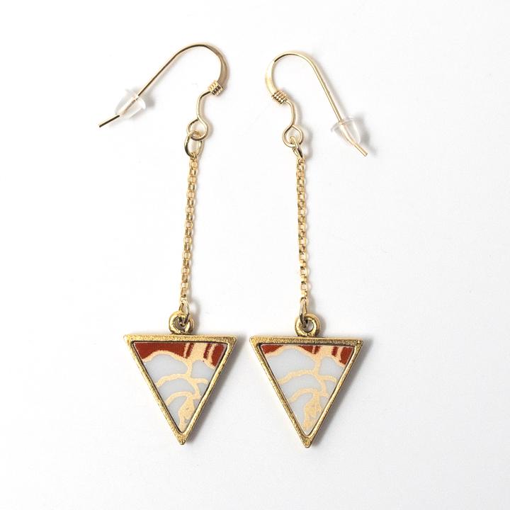 nozomi gold earings triangle red white flowers
