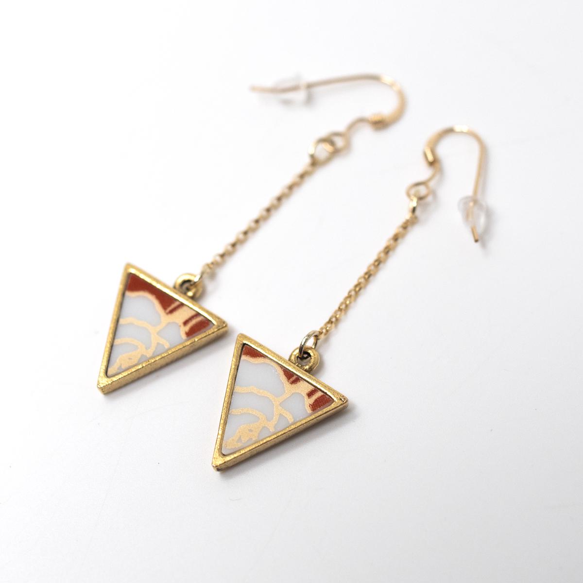 nozomi gold earings triangle red white flowers angle