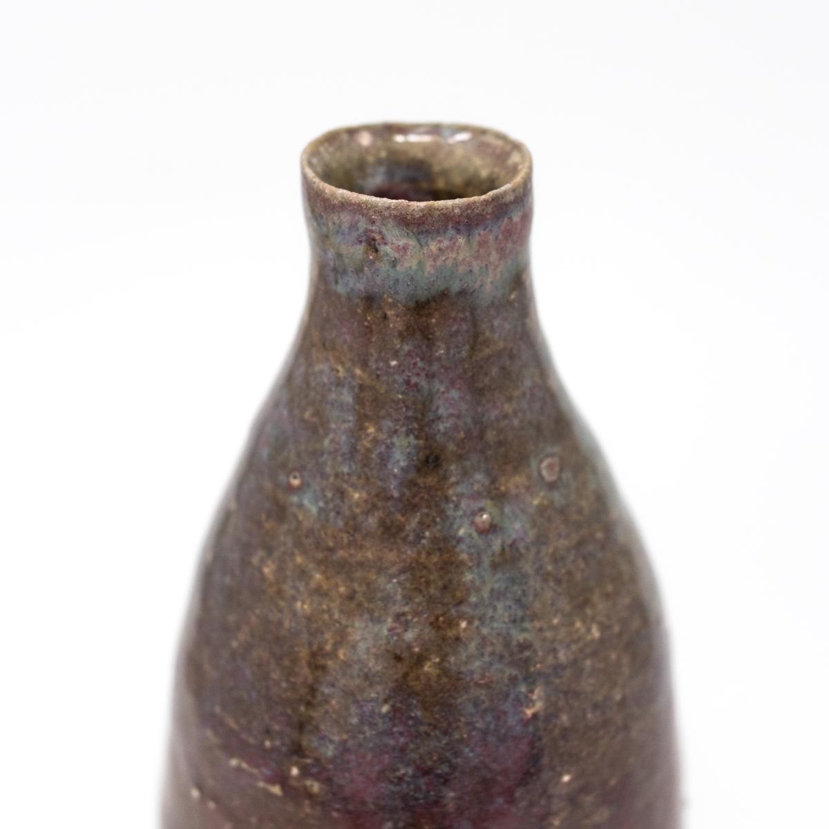 isao vase tall closeup