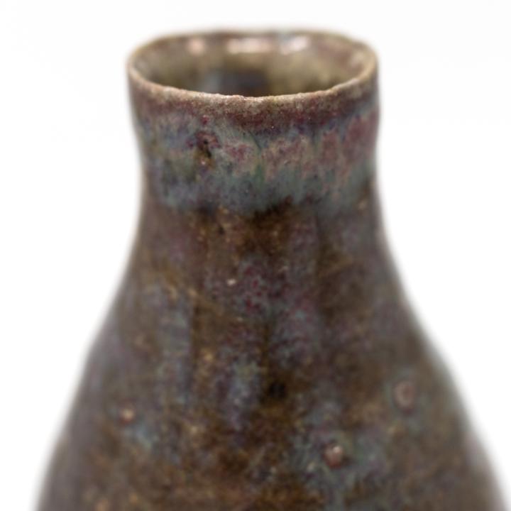 isao vase tall lip closeup