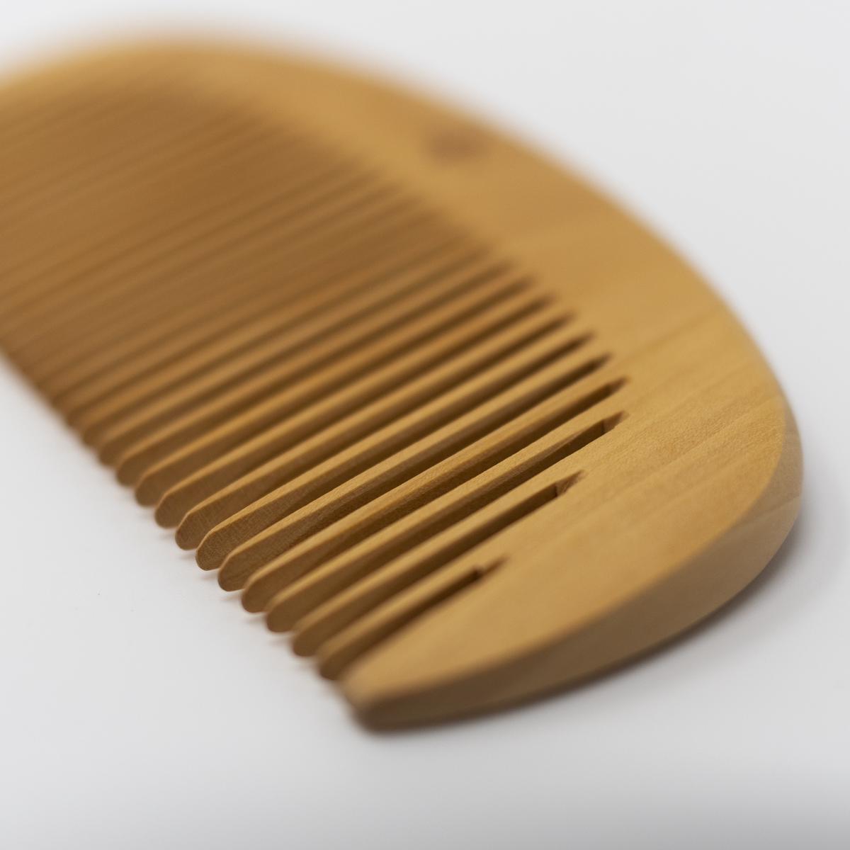 general comb closeup