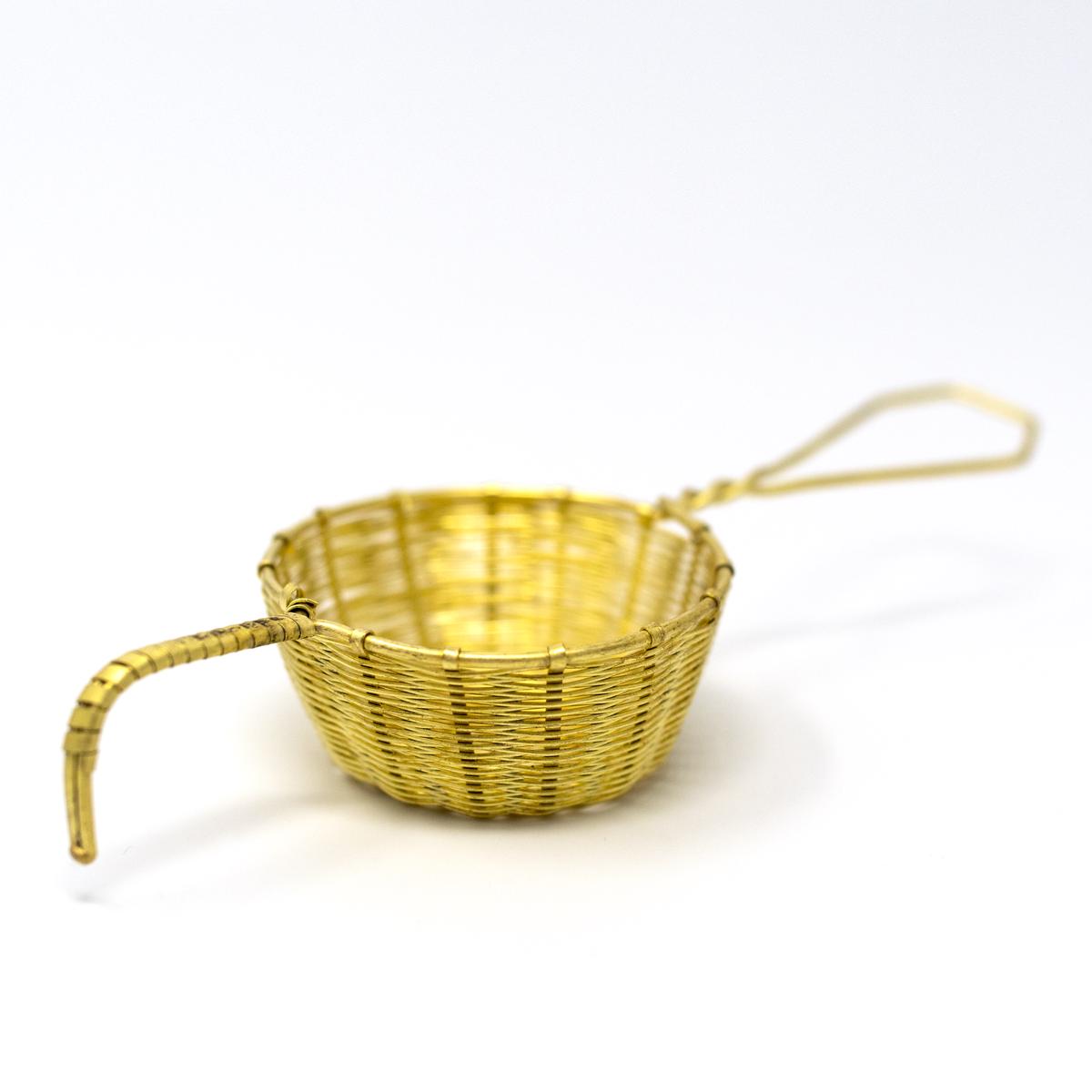 be oom tea strainer top closup