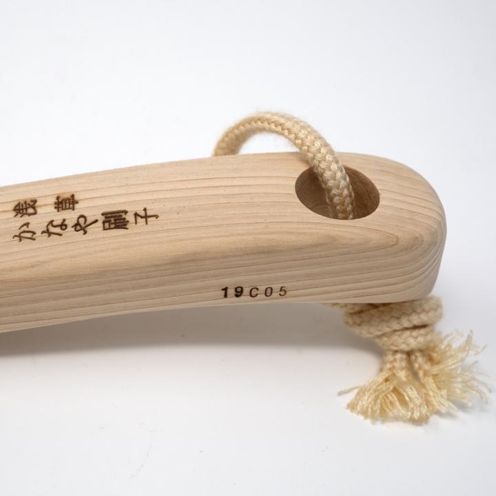 large brush handle side