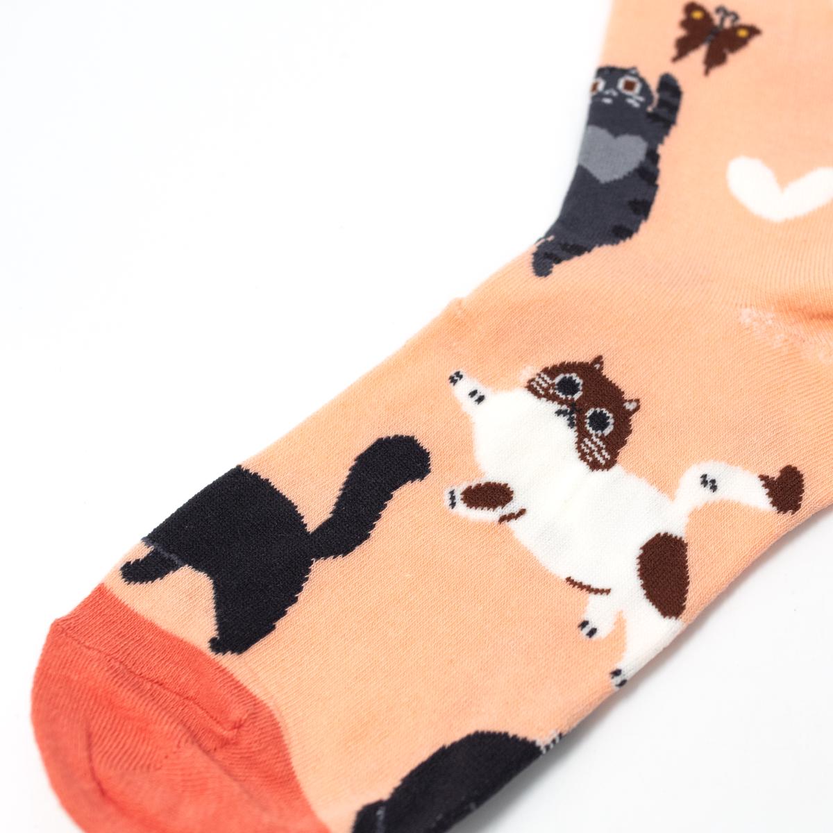 general salmon cat socks closeup end