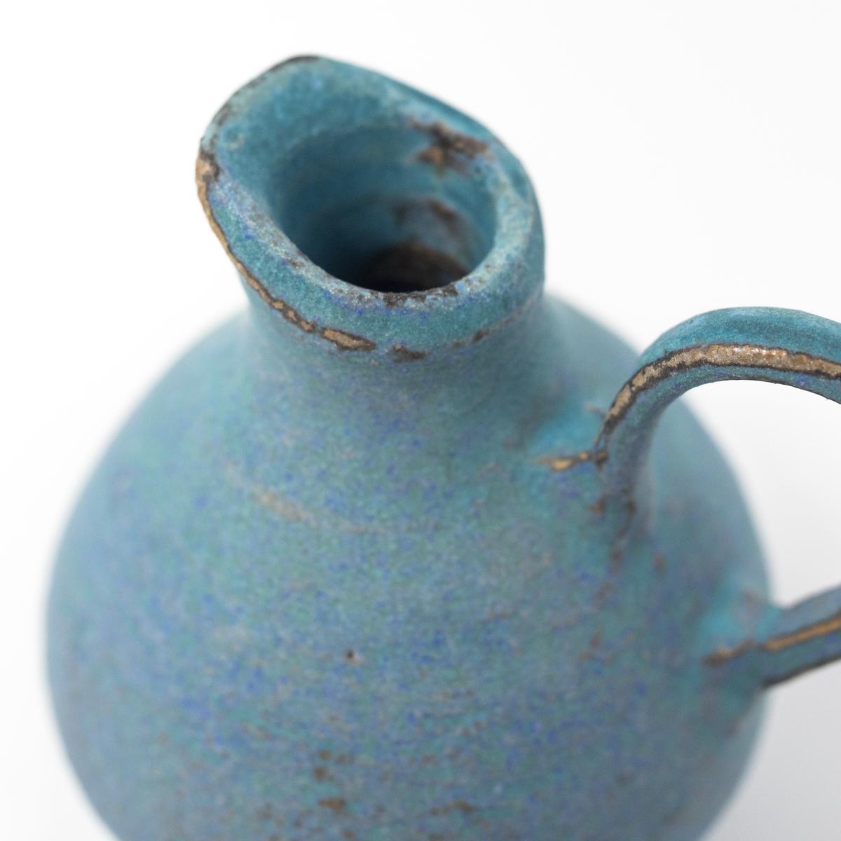 aya jug antique blue closeup top down