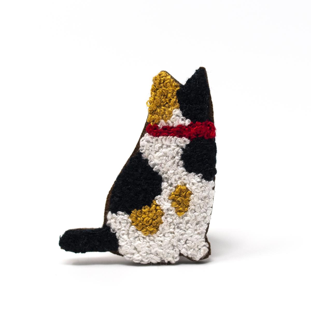 stitch works black white cat pin