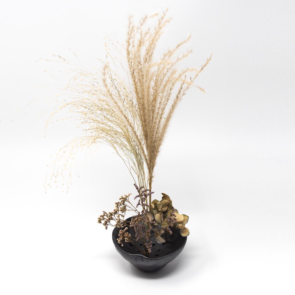 be oom ikebana large black top angle