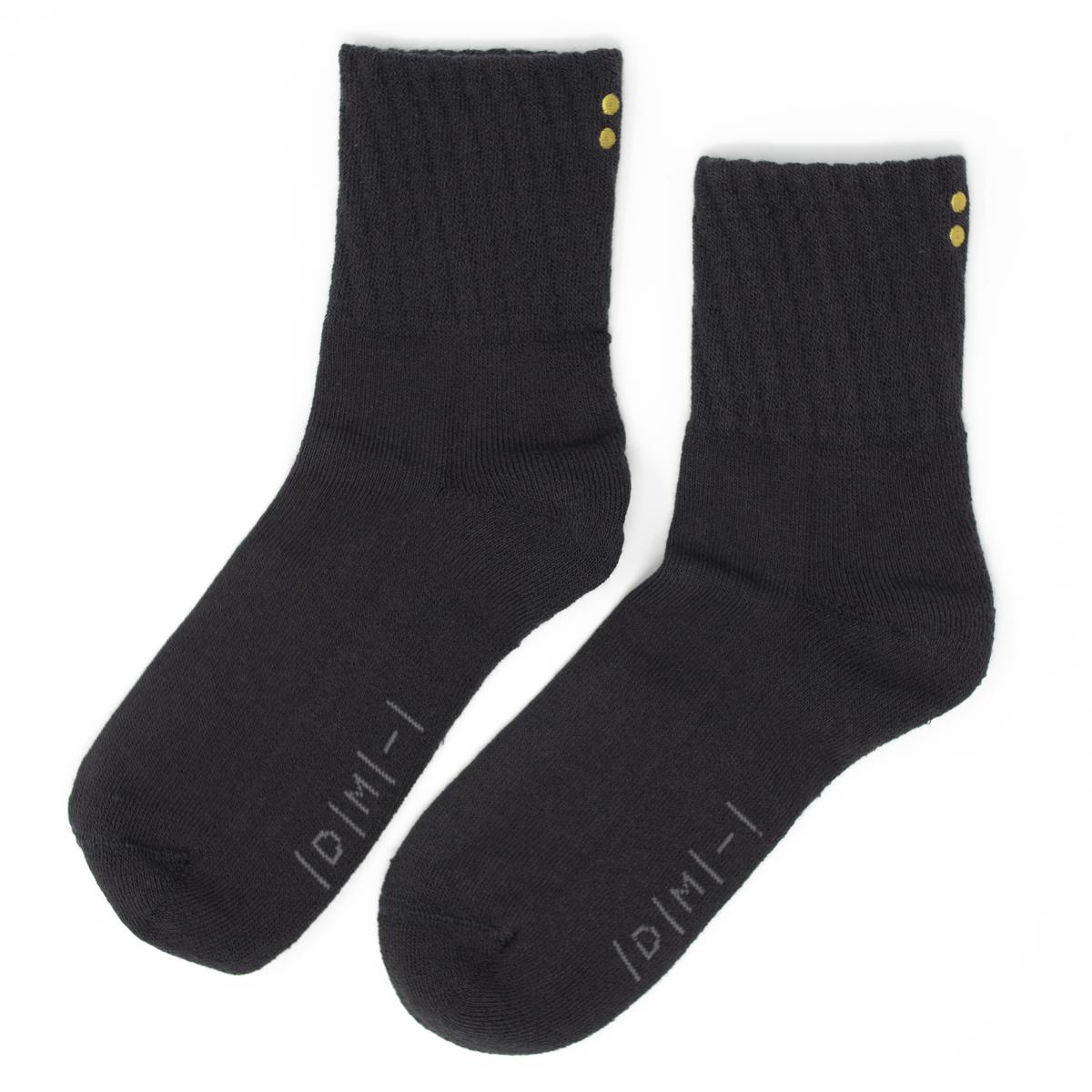 syn socks pile open