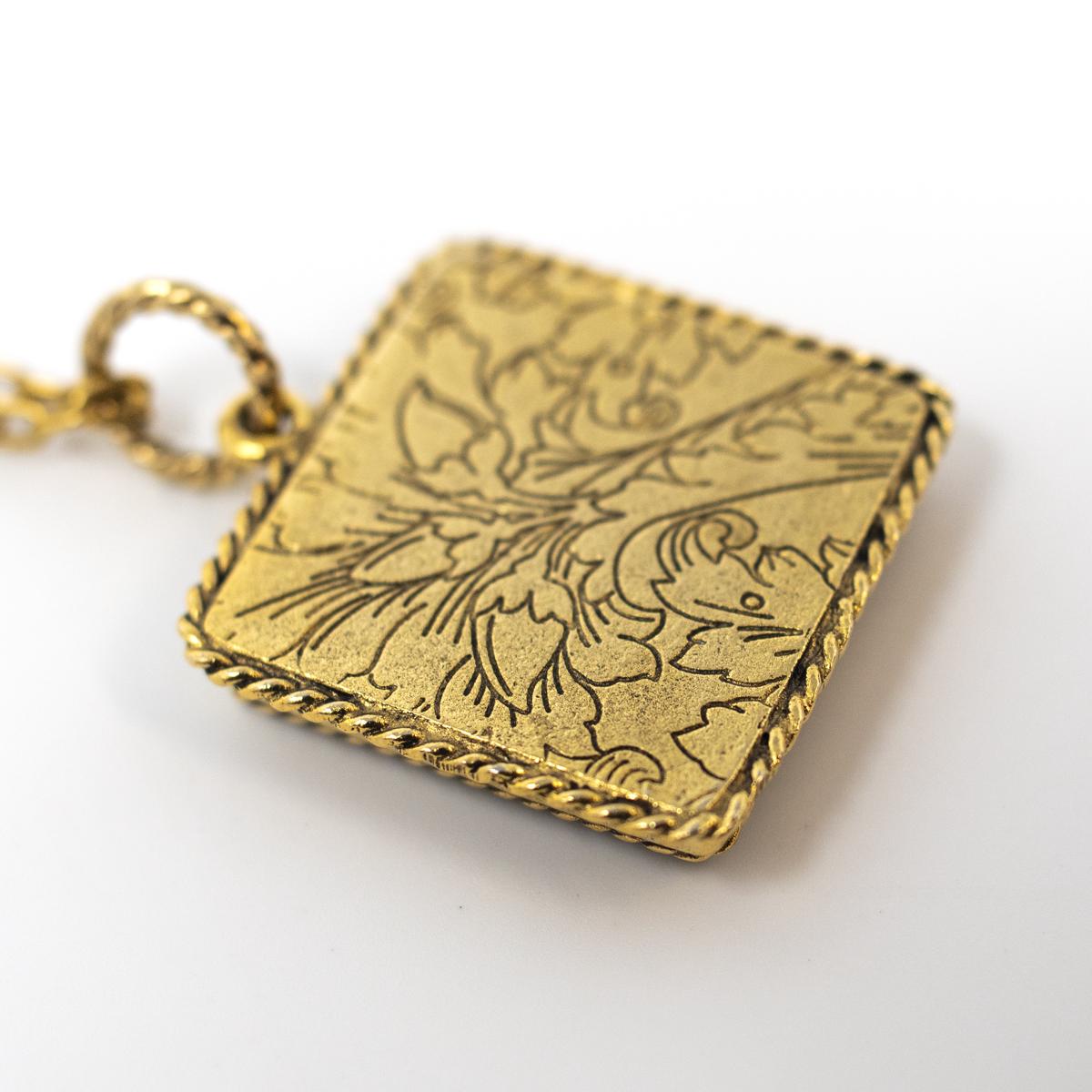 necklace 5 back