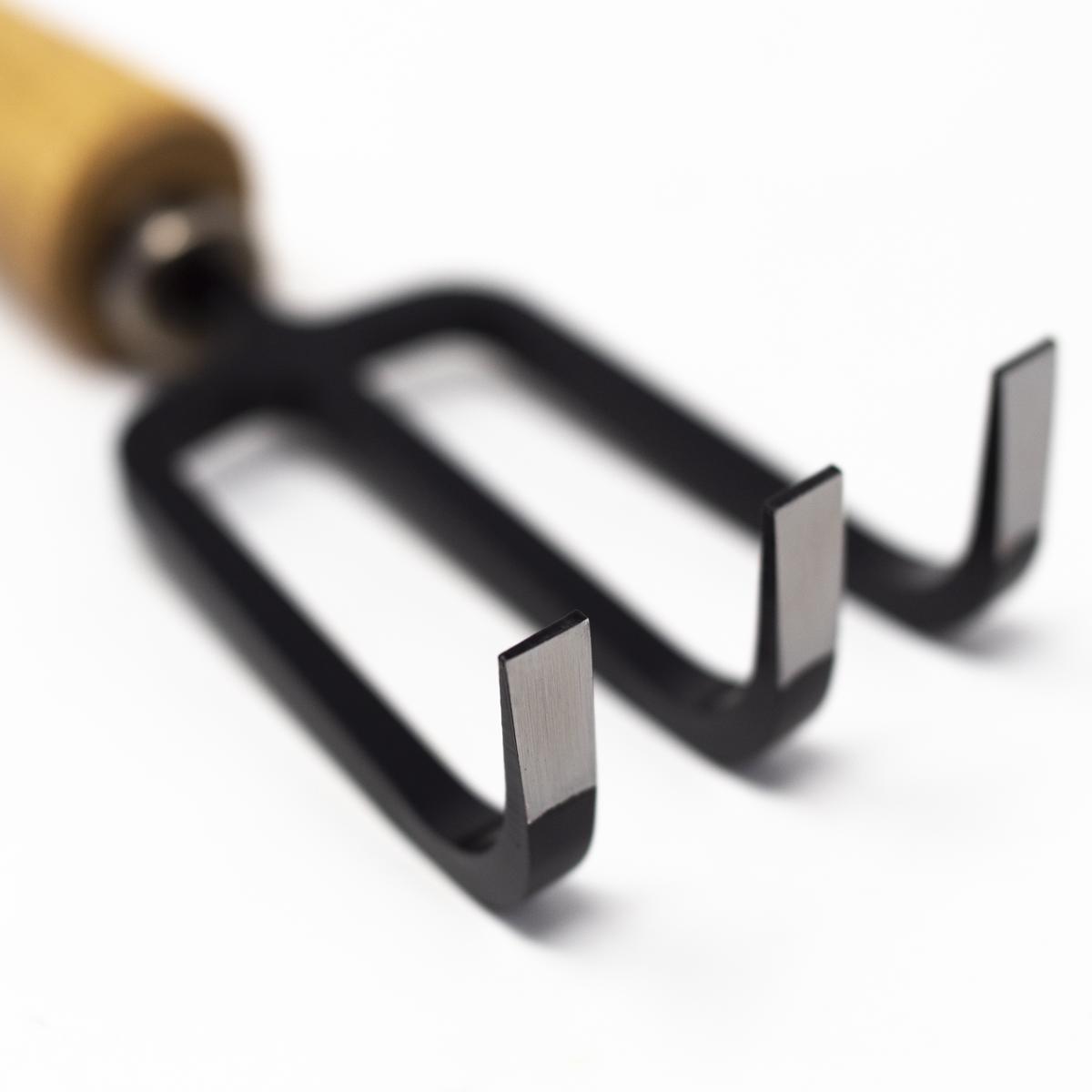 niwaki hand rake closeup end angle reverse