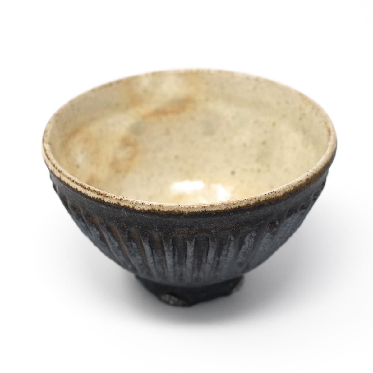 mashiko small black side bowl side angle