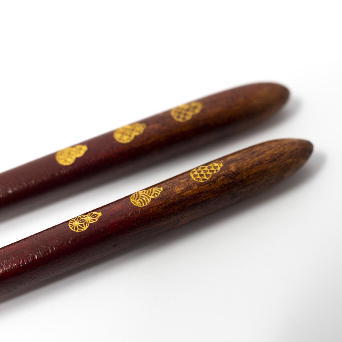hyozaemon chopsticks closeup