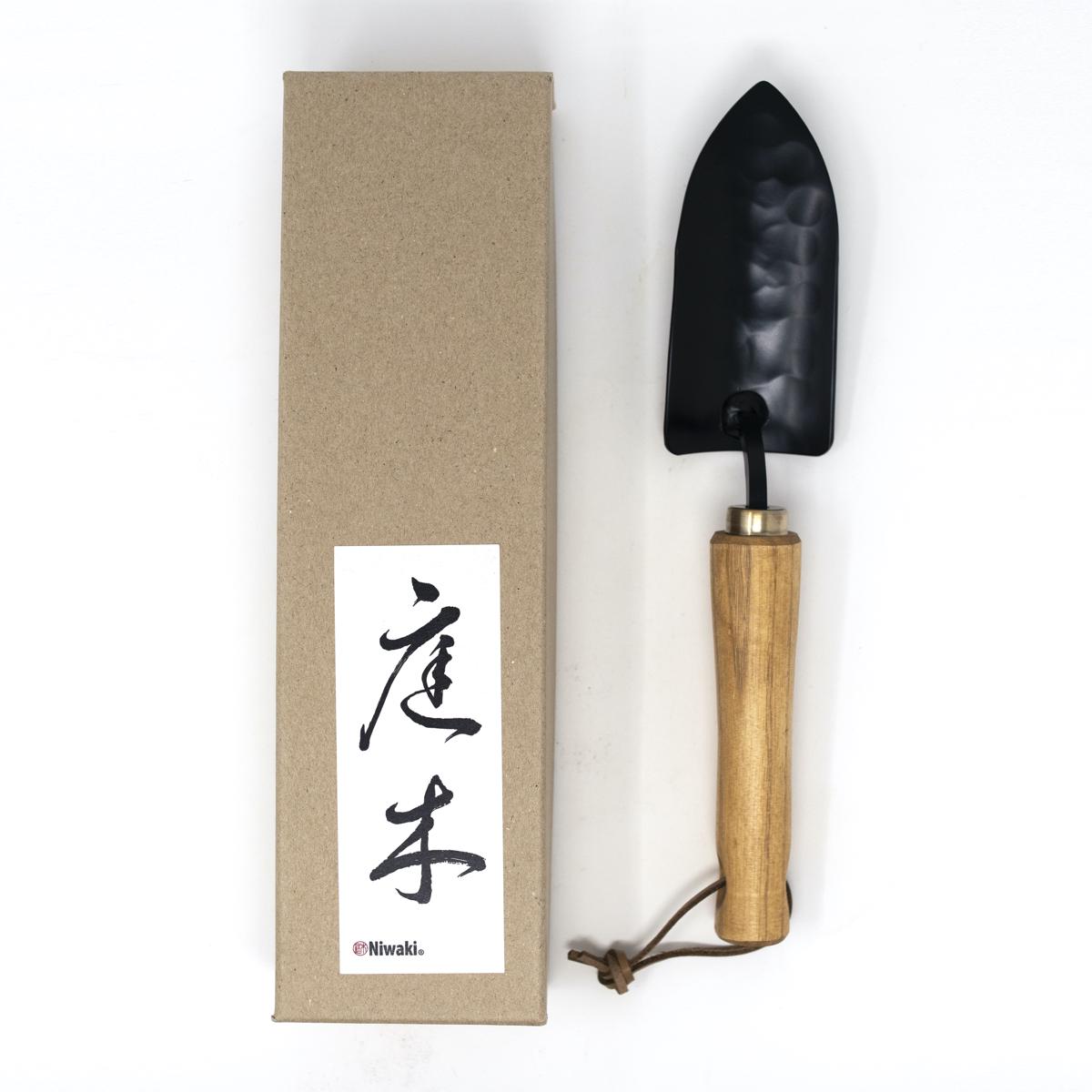 niwaki garden trowel box top 2