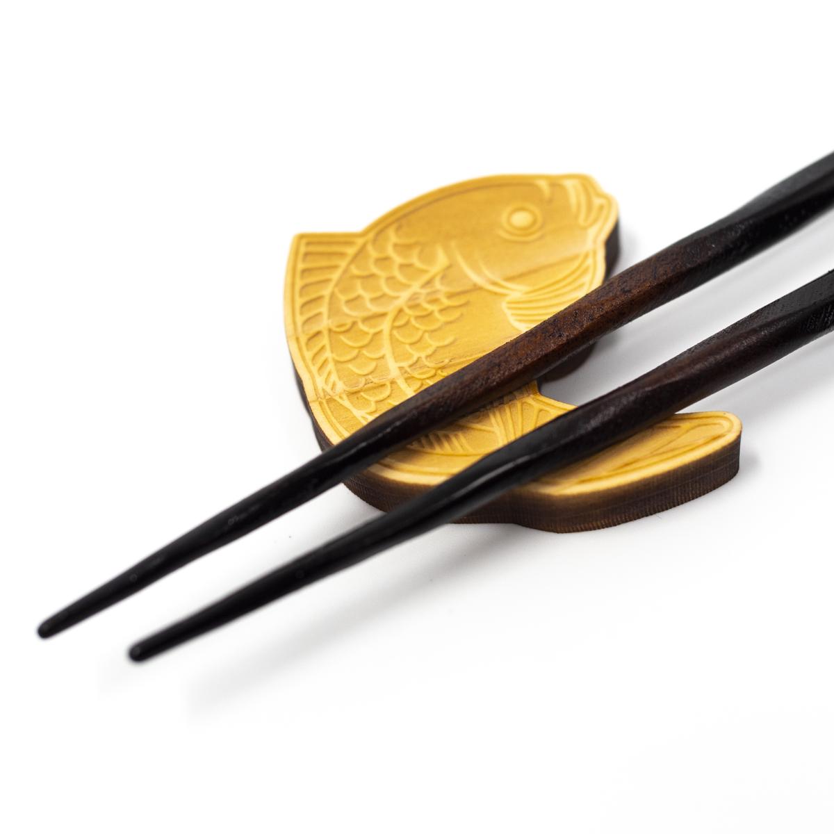 hyozaemon fish chopsticks rest