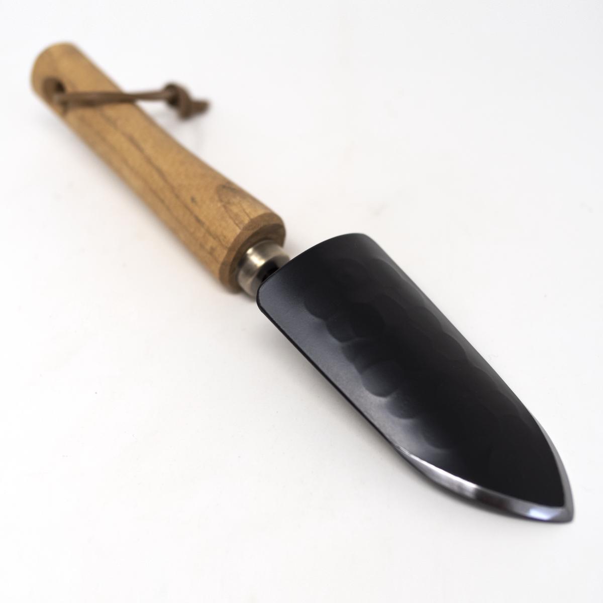 niwaki garden trowel reverse closeup