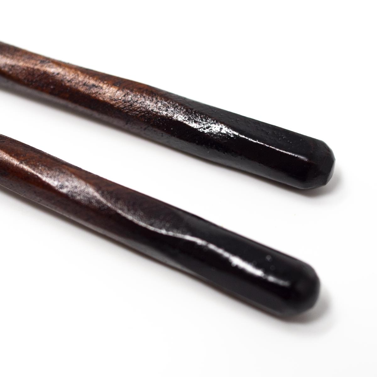 hyozaemon fish chopsticks closeup