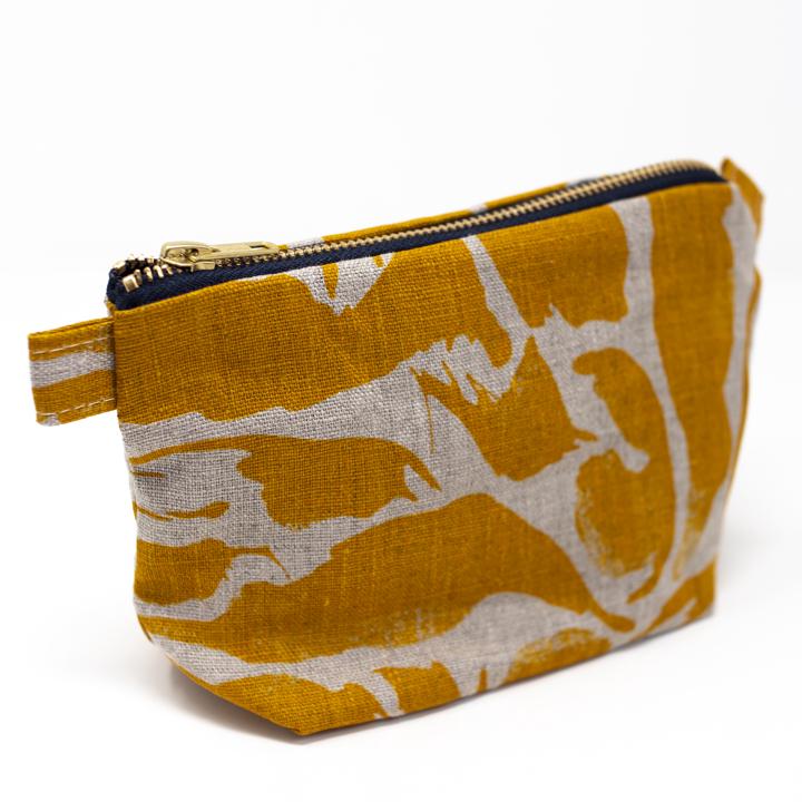 blasta henriet washbag side angle