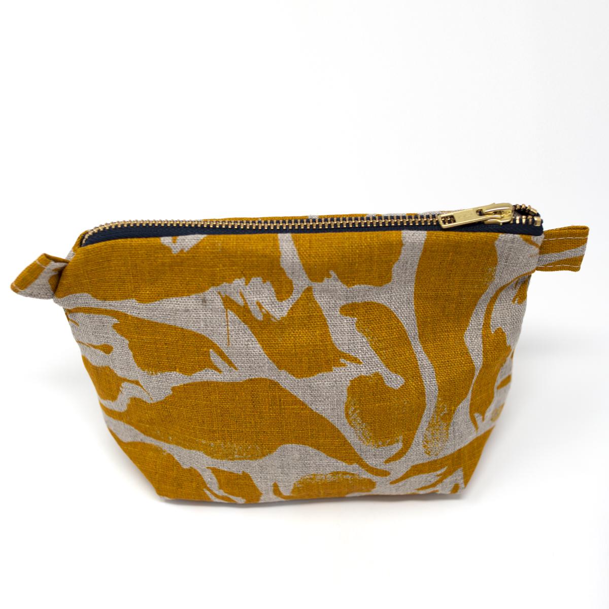 blasta henriet washbag top angle