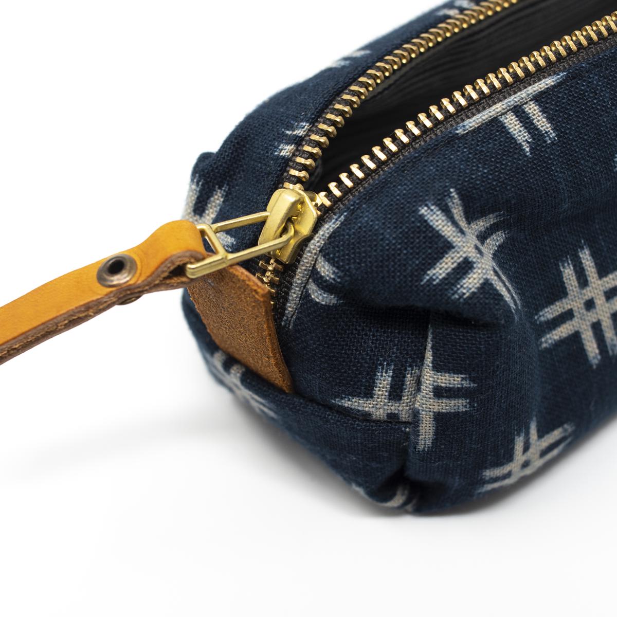 Kiriko made hash purse zip