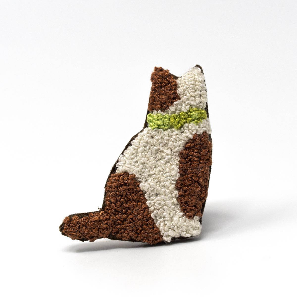 stitch works brown white cat pin