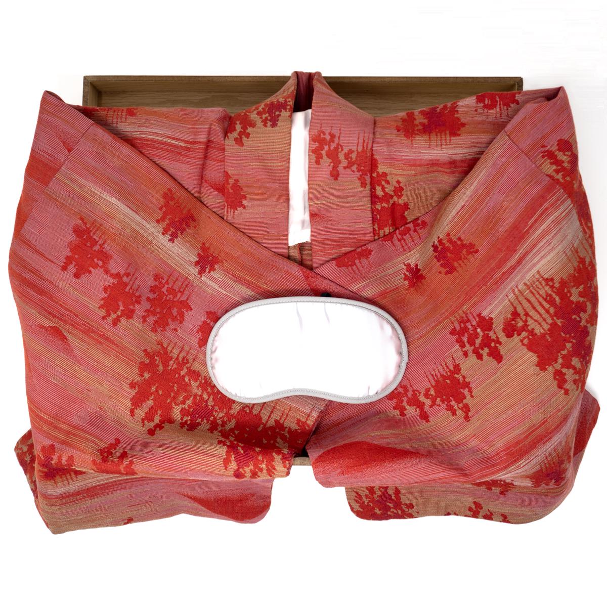 red kimono box top