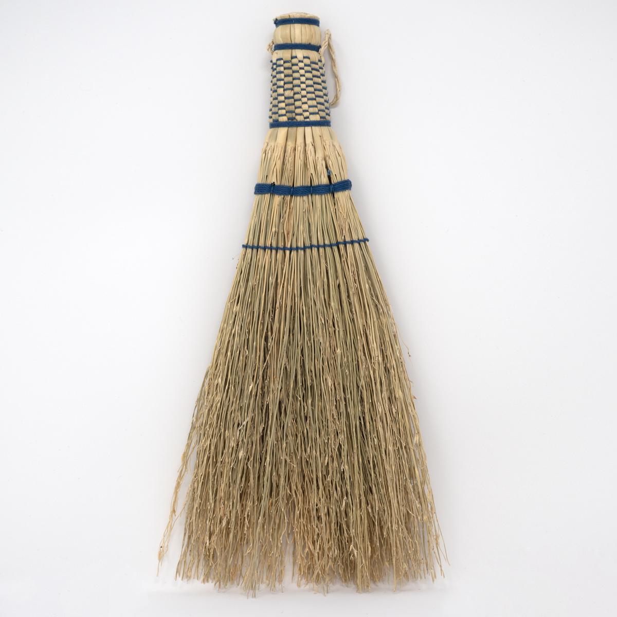 medium indigo brush
