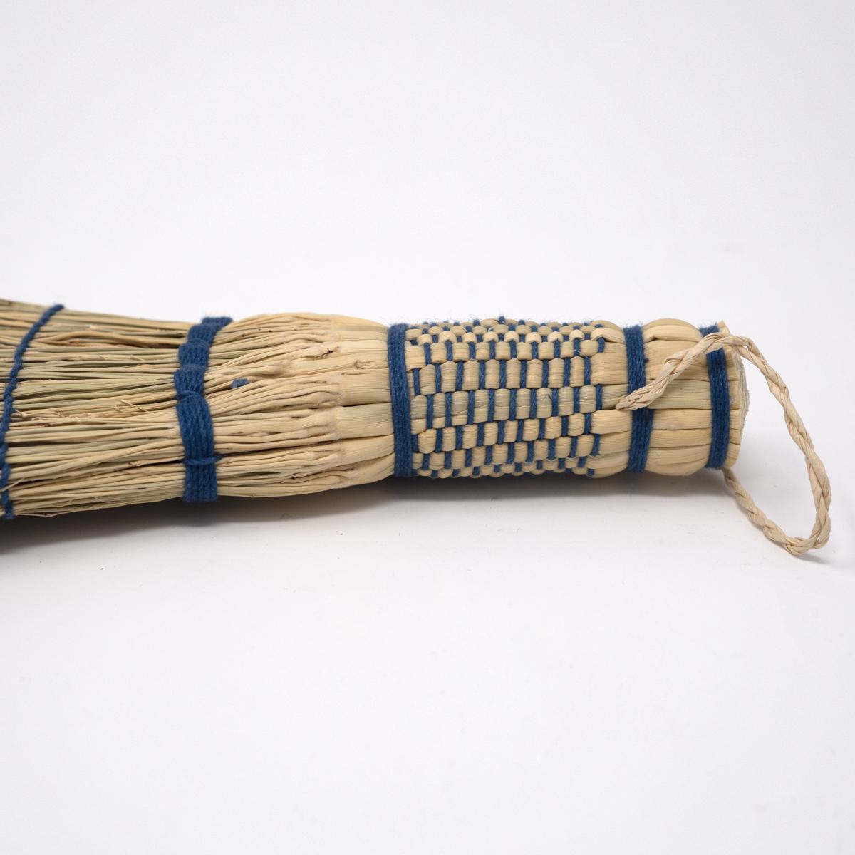 medium indigo brush handle flat
